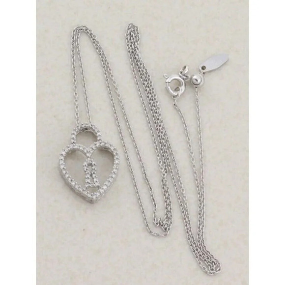 10k White Gold .25 Carat Diamond Key Heart Pendant 14k White Gold Chain 14"-20" - Picture 5 of 8